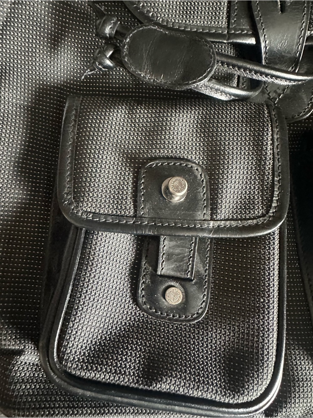 Hunting World Black Utility Backpack Tote with Front Pocket Organizers - Picture 3 of 5